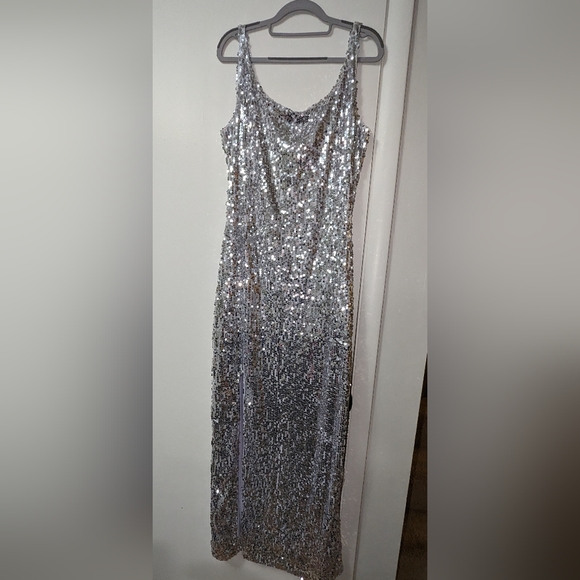 Custom made sequence light stretch mermaid style dress.  Size 12/14 Maxi Dress - Picture 12 of 12